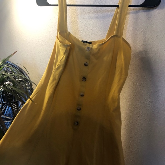 Yellow play suit (vintage vibes) - Picture 3 of 4